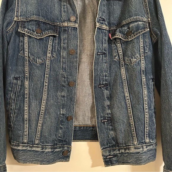 Levi’s 90s Denim Trucker Jacket in Mayze - Picture 6 of 12